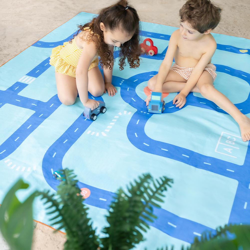 quut-on-the-road-onderweg-tapis-de-jeu-double-face-voyage image 3