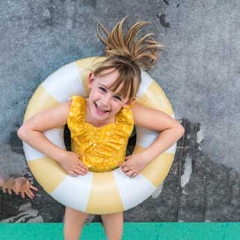 quut-swim-ring-60-cm-bou-e-enfant-color-e image 3