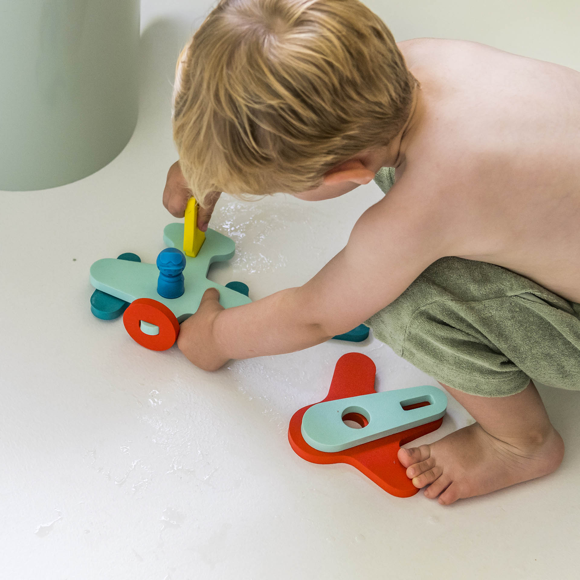 quut-up-in-the-air-puzzle-de-bain-fus-e-espace image 5