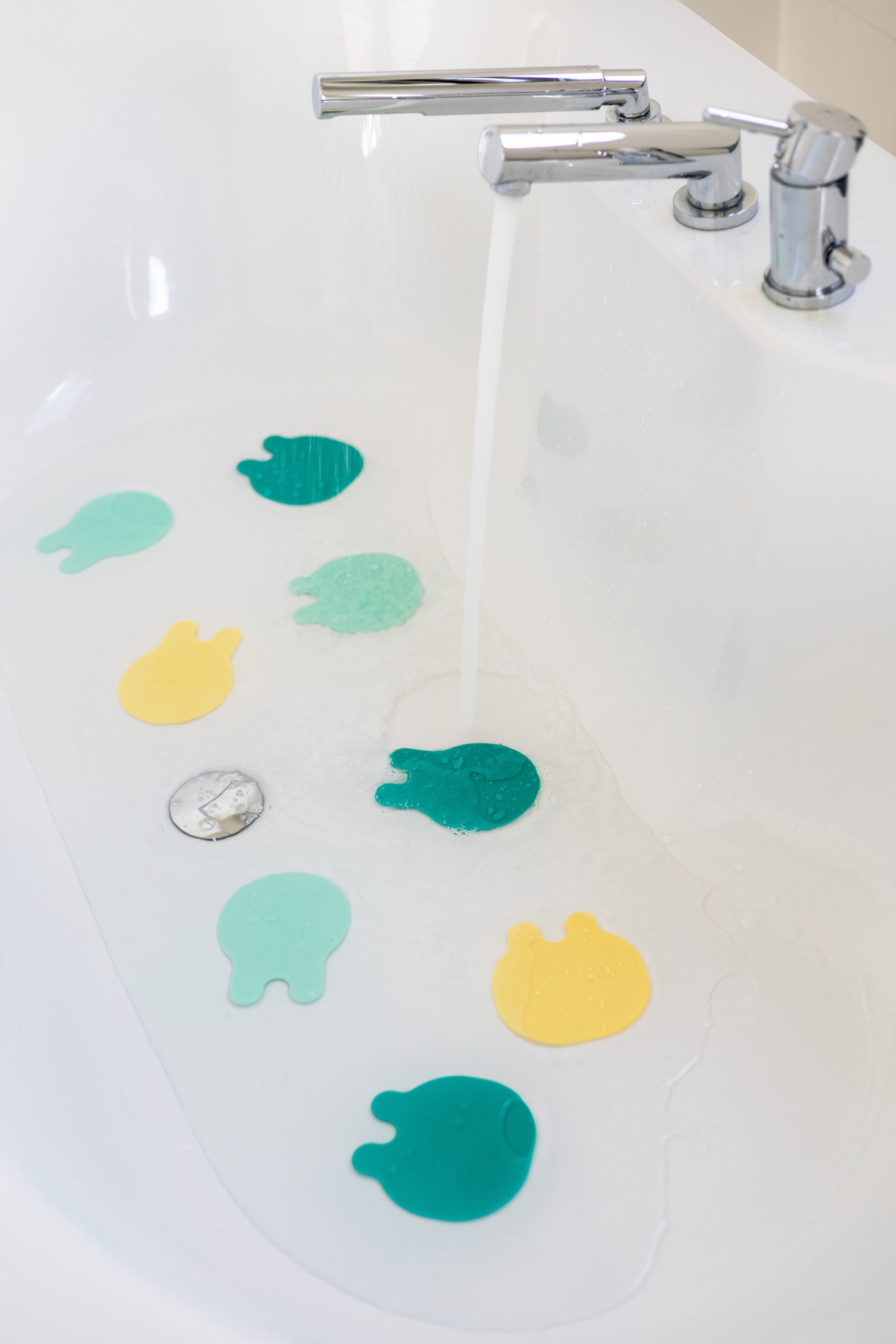 quut-grippi-minty-yellow-8-pi-ces-ventouses-bain image 4