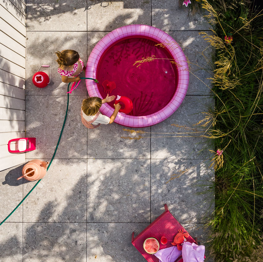 quut-dippy-piscine-gonflable-cherry-red-120-cm image 6