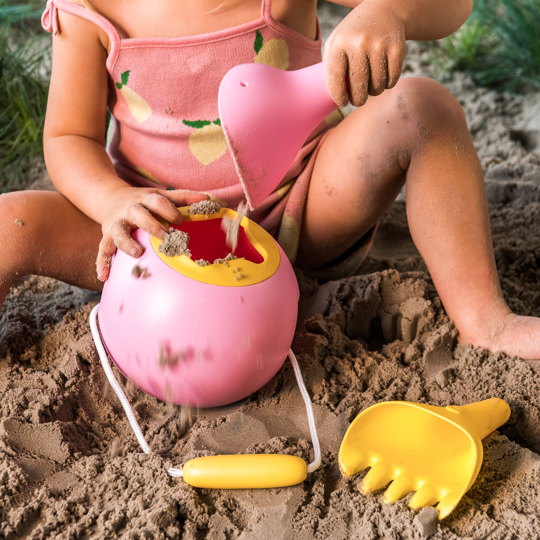 quut-raki-banana-pink-r-teau-de-plage-enfant image 3