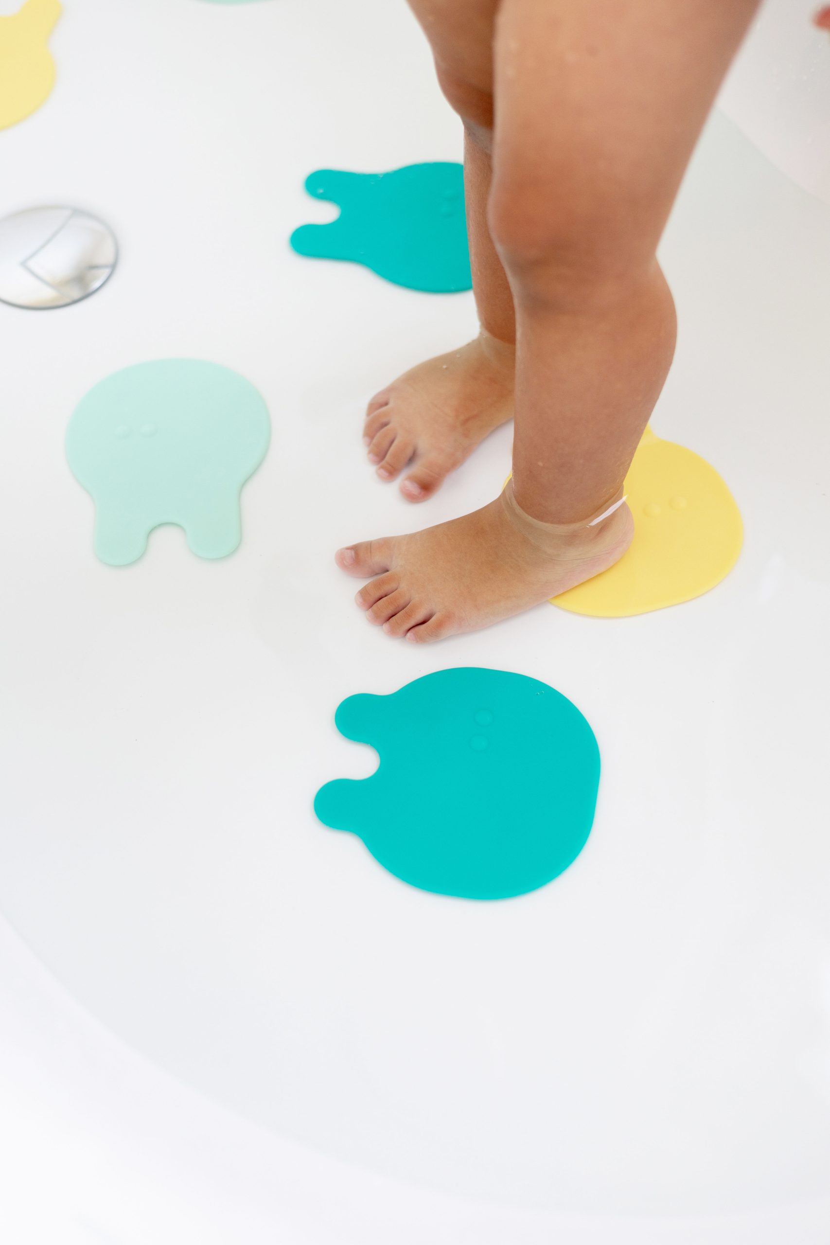quut-grippi-minty-yellow-8-pi-ces-ventouses-bain image 6