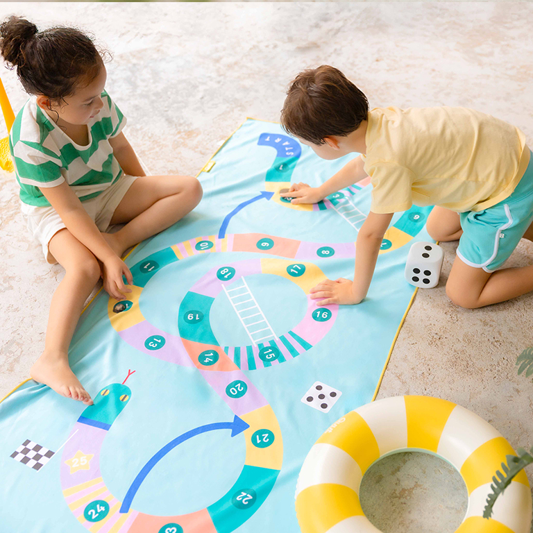 quut-snakes-ladders-tapis-serviette-de-jeu image 4
