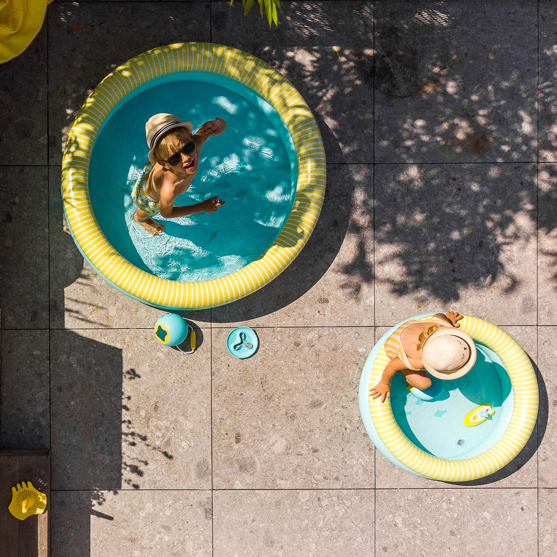 quut-cana-small-arrosoir-banana-blue-piscine-dippy image 6