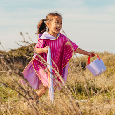 quut-poncho-bourgogne-poncho-microfibre-enfant image 8