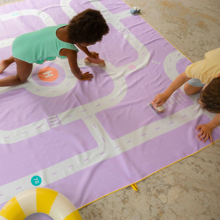 quut-on-the-road-serviette-de-jeu-enfant-circuit image 7