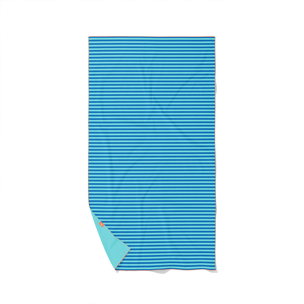 quut-on-the-road-sur-la-route-serviette-de-jeu-double-face image 8