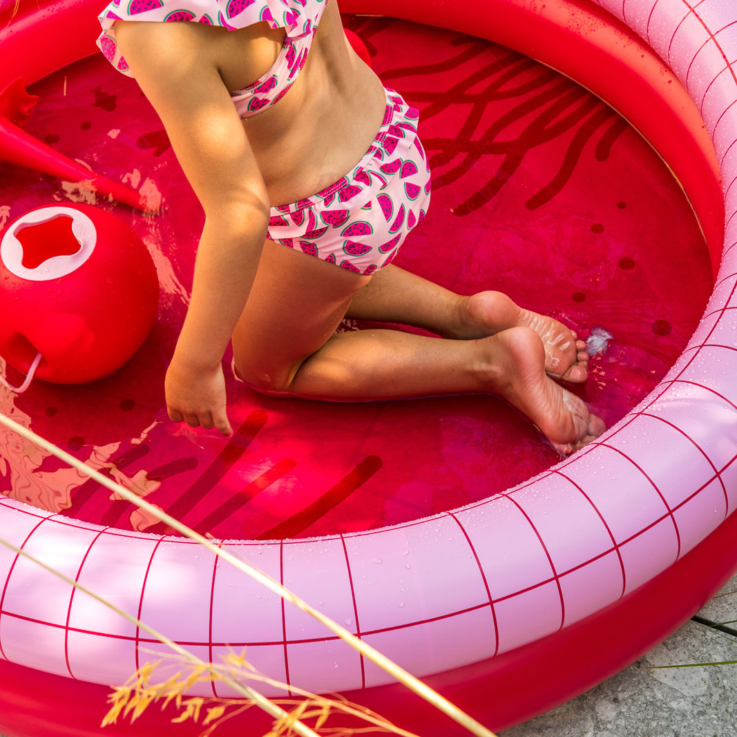 quut-dippy-piscine-gonflable-cherry-red-120-cm image 5