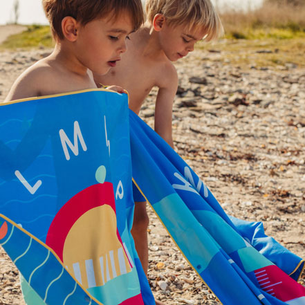 quut-lighthouse-blue-serviette-de-jeu-enfant-double-face image 7